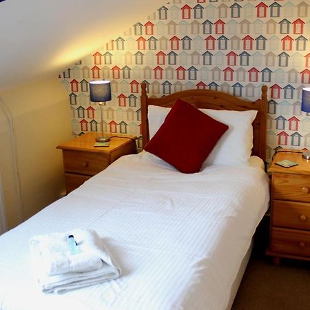 Esplanade Gardens B&B Скарбъро Екстериор снимка