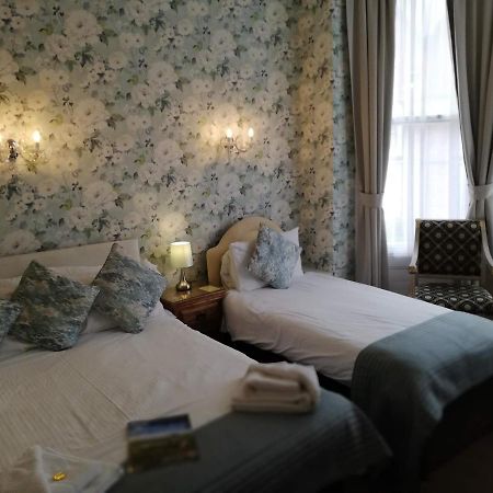 Esplanade Gardens B&B Скарбъро Екстериор снимка