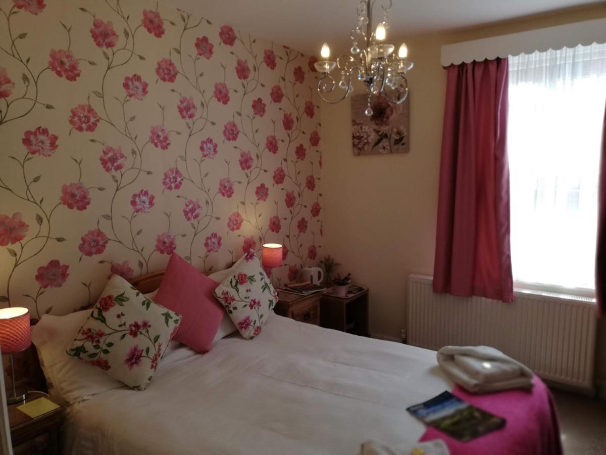 Esplanade Gardens B&B Скарбъро Екстериор снимка