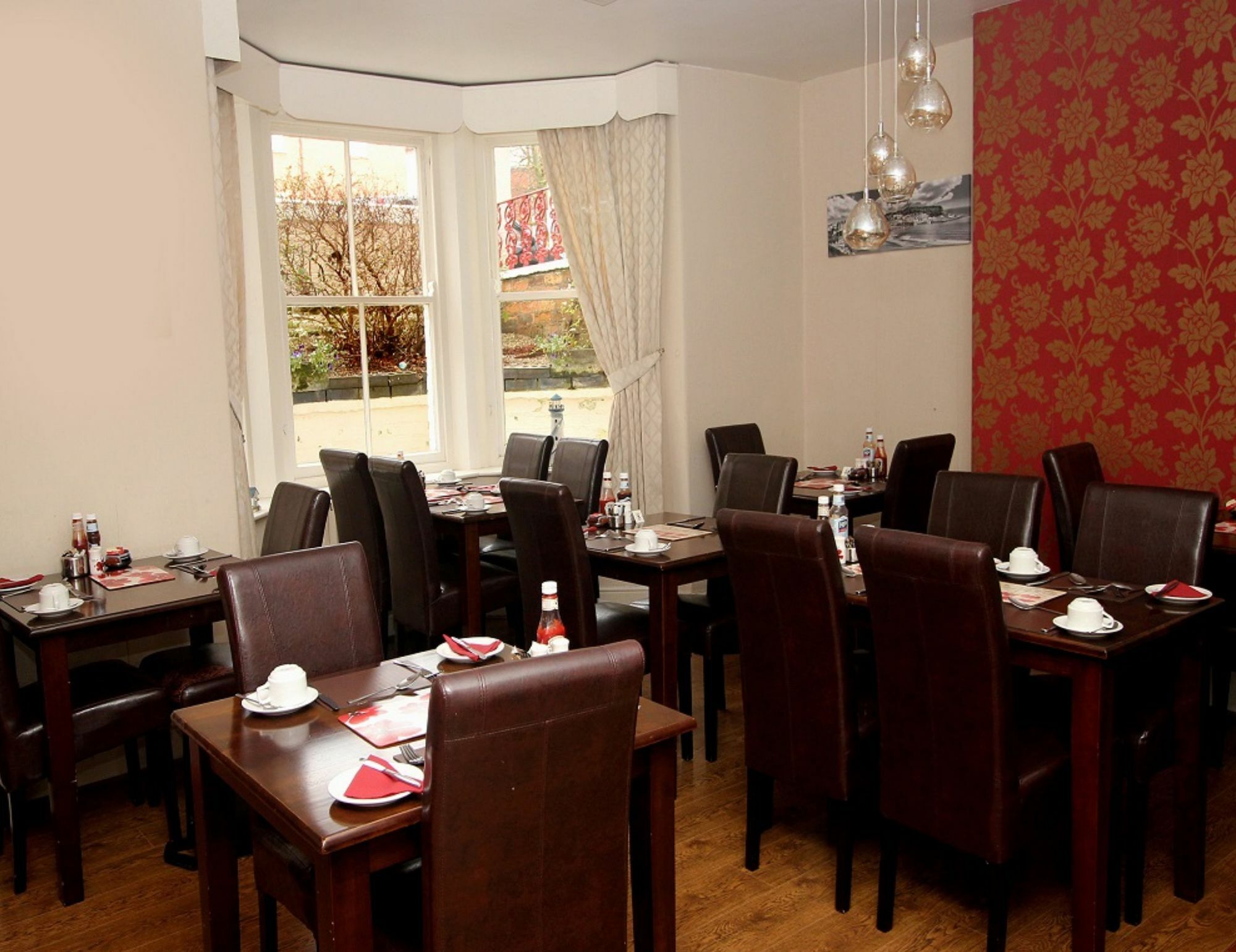 Esplanade Gardens B&B Скарбъро Екстериор снимка