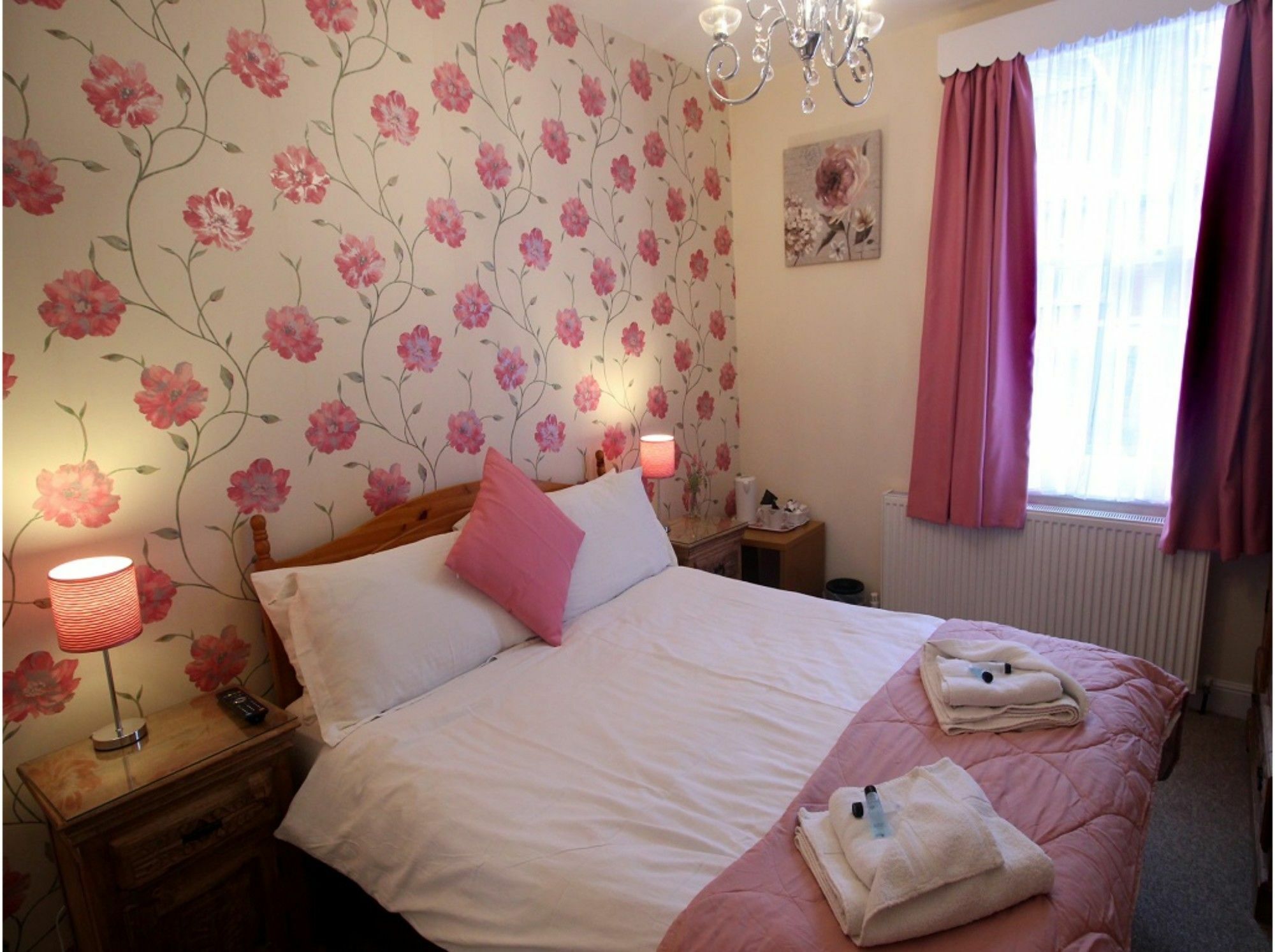 Esplanade Gardens B&B Скарбъро Екстериор снимка