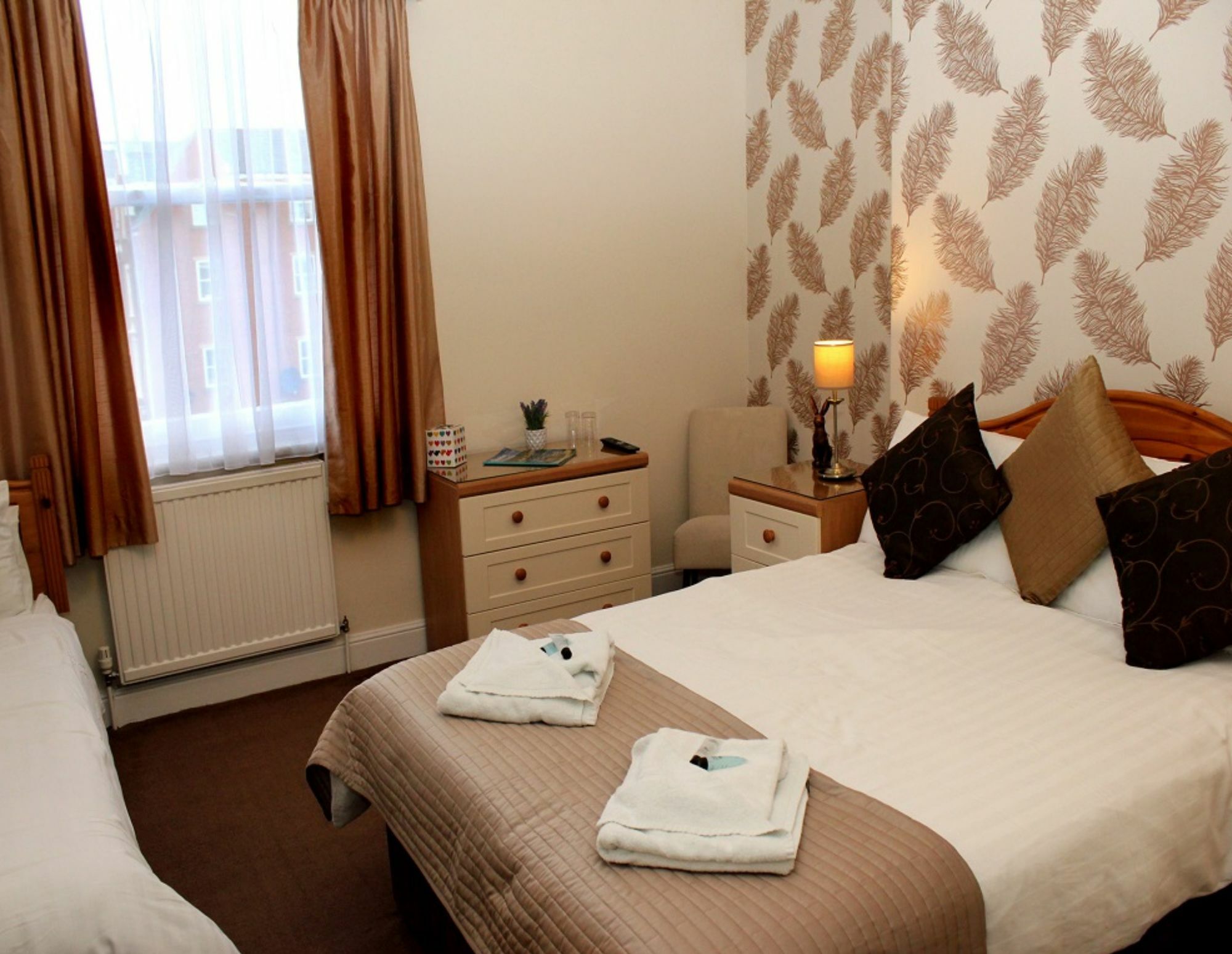 Esplanade Gardens B&B Скарбъро Екстериор снимка