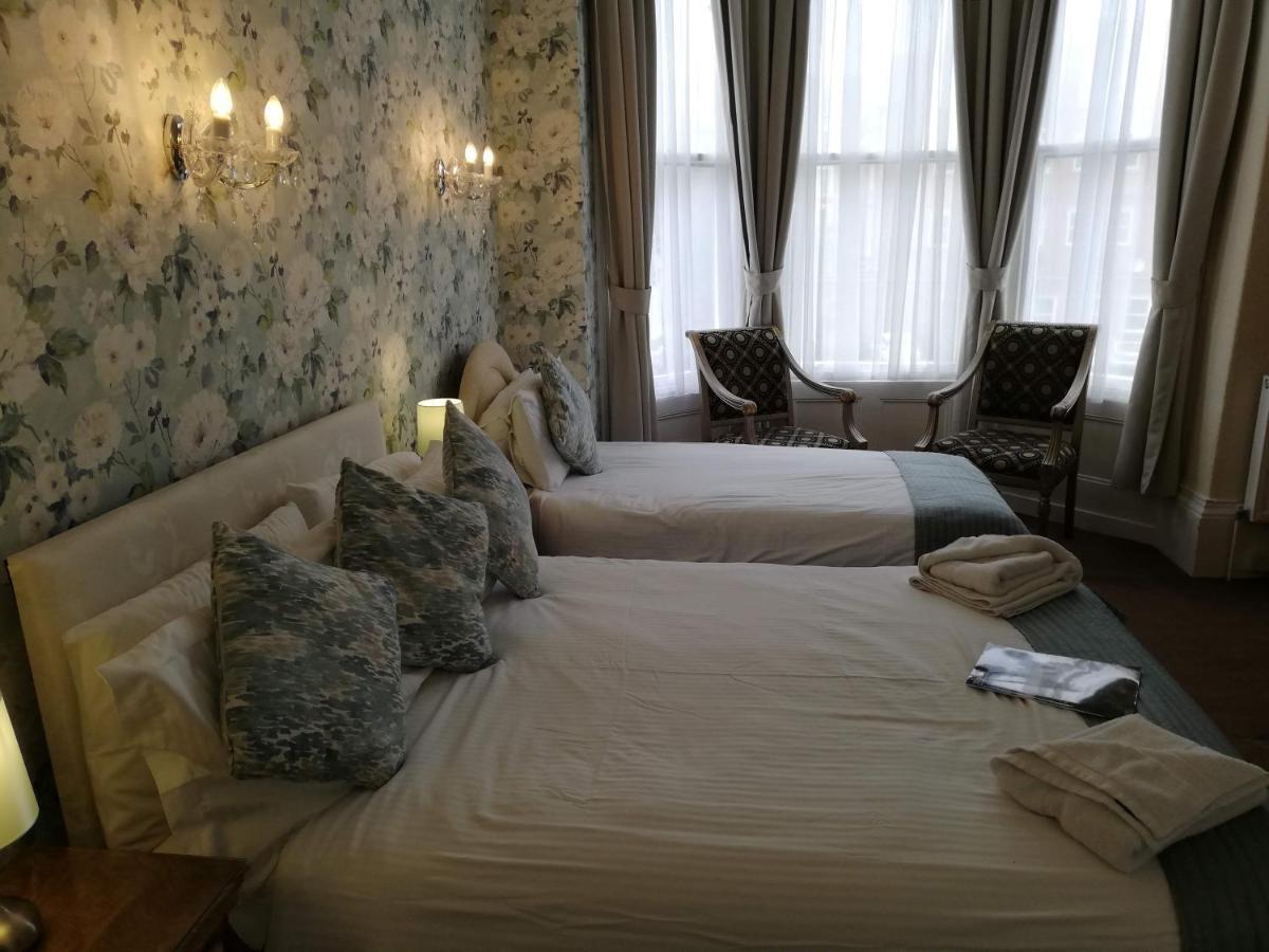 Esplanade Gardens B&B Скарбъро Екстериор снимка