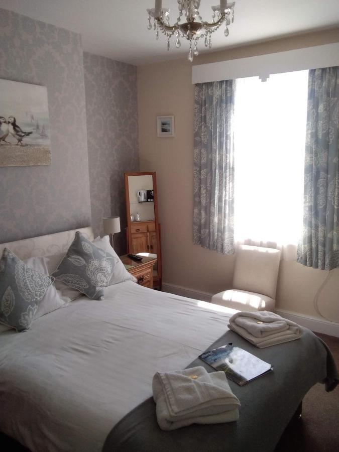 Esplanade Gardens B&B Скарбъро Екстериор снимка