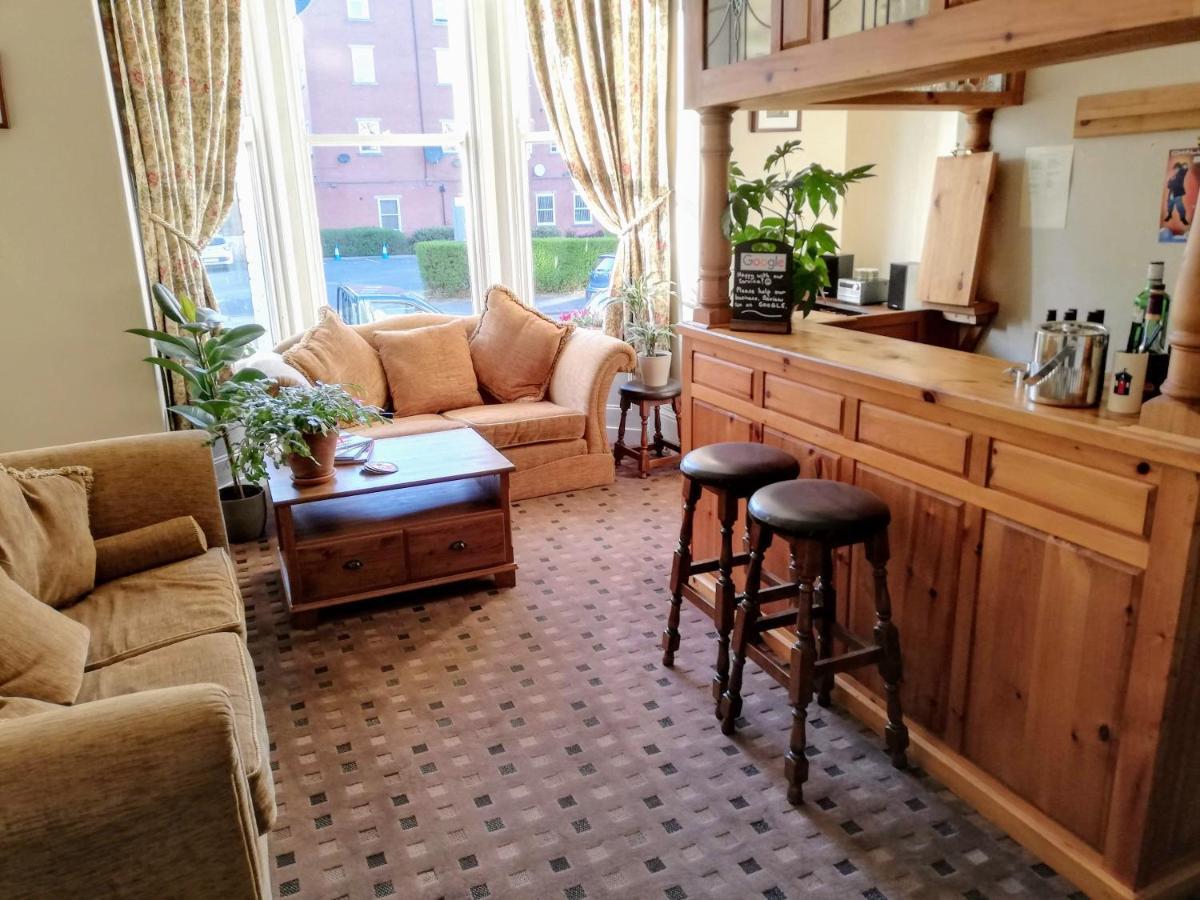 Esplanade Gardens B&B Скарбъро Екстериор снимка