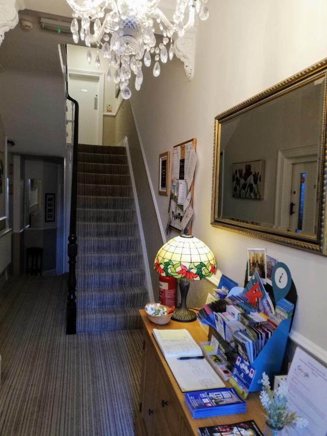 Esplanade Gardens B&B Скарбъро Екстериор снимка